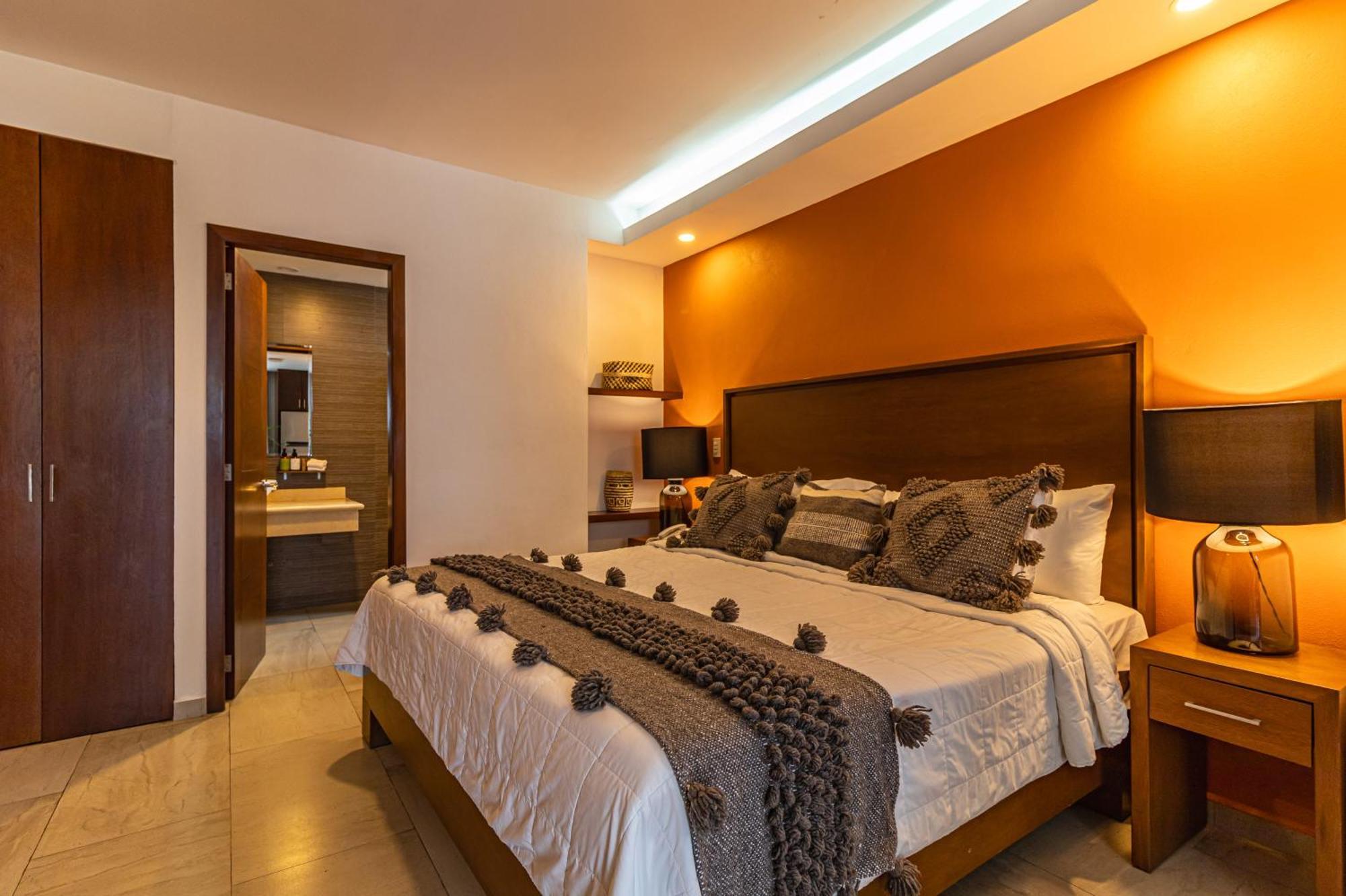The Paramar Beachfront Boutique Hotel With Breakfast Included - Downtown Malecon Пуэрто-Вальярта Экстерьер фото