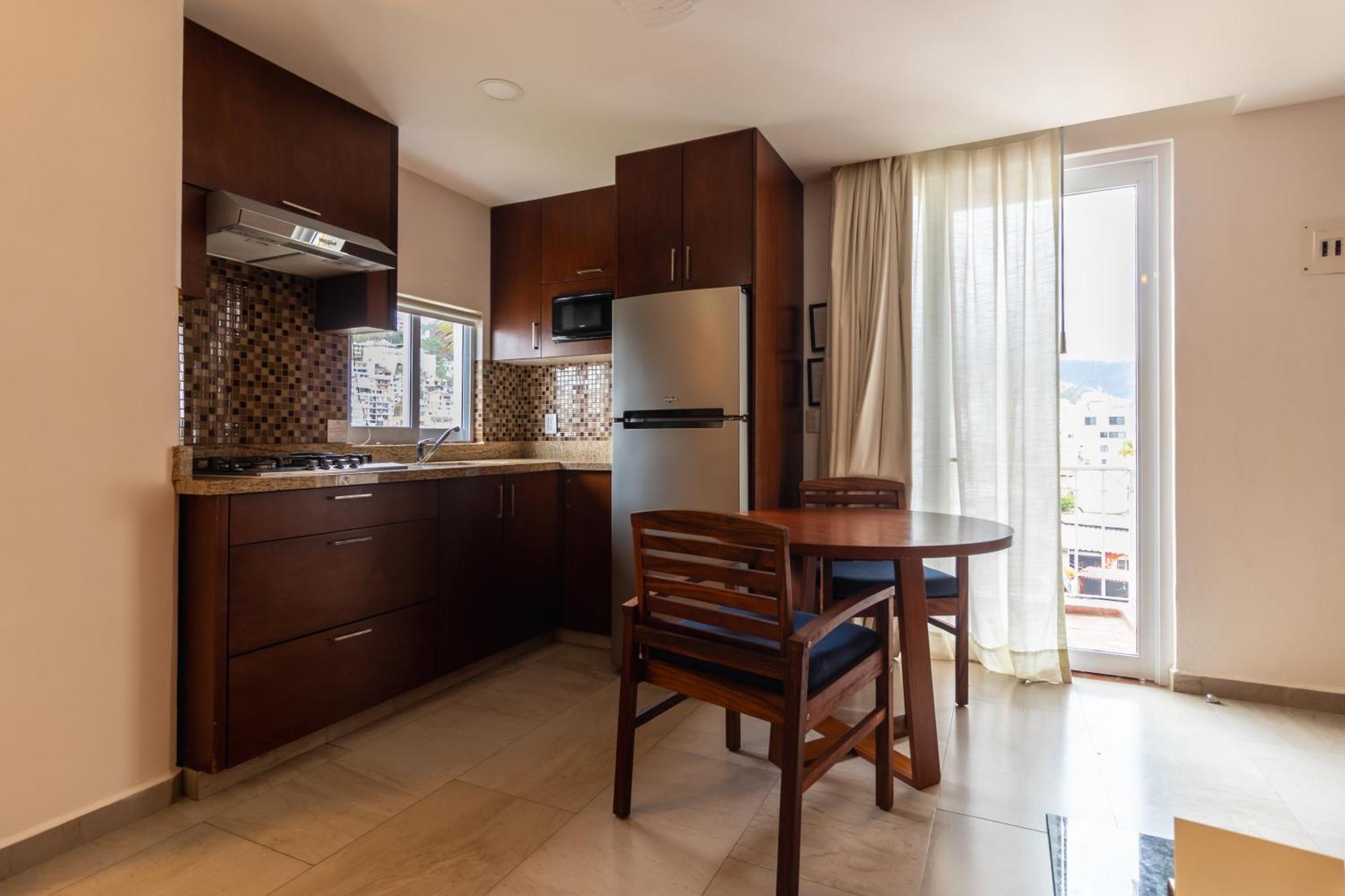 The Paramar Beachfront Boutique Hotel With Breakfast Included - Downtown Malecon Пуэрто-Вальярта Экстерьер фото