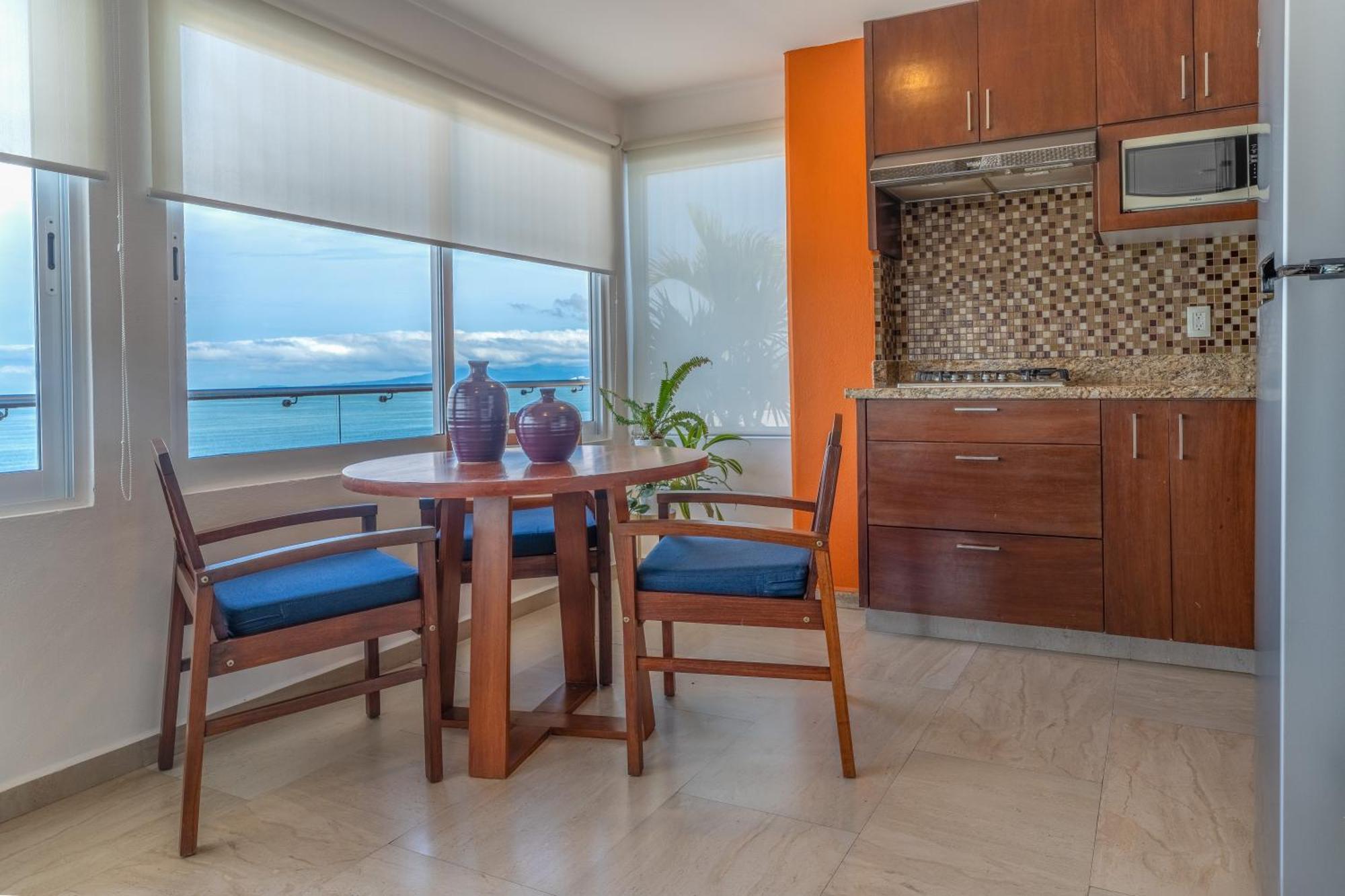 The Paramar Beachfront Boutique Hotel With Breakfast Included - Downtown Malecon Пуэрто-Вальярта Номер фото