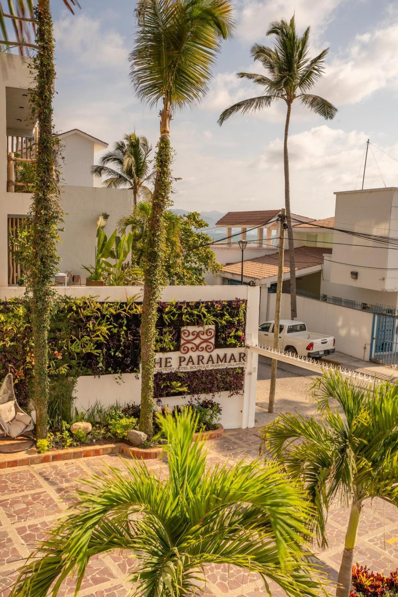 The Paramar Beachfront Boutique Hotel With Breakfast Included - Downtown Malecon Пуэрто-Вальярта Экстерьер фото